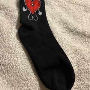 Un Verano Sin Ti Bad Bunny Black Socks with Red Heart Design size 9-10 New